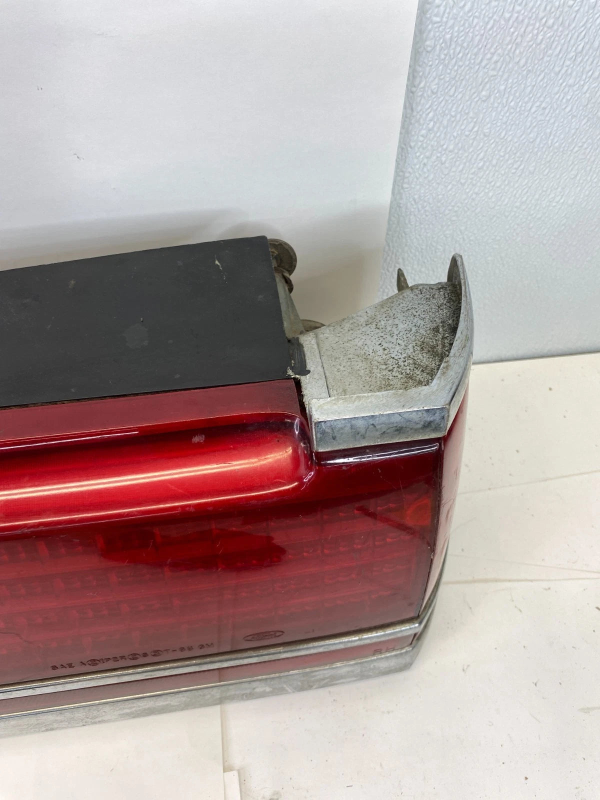1988-1991 MERCURY GRAND MARQUIS TAILLIGHT TAIL LIGHT LAMP PASSENGER RIGHT OEM