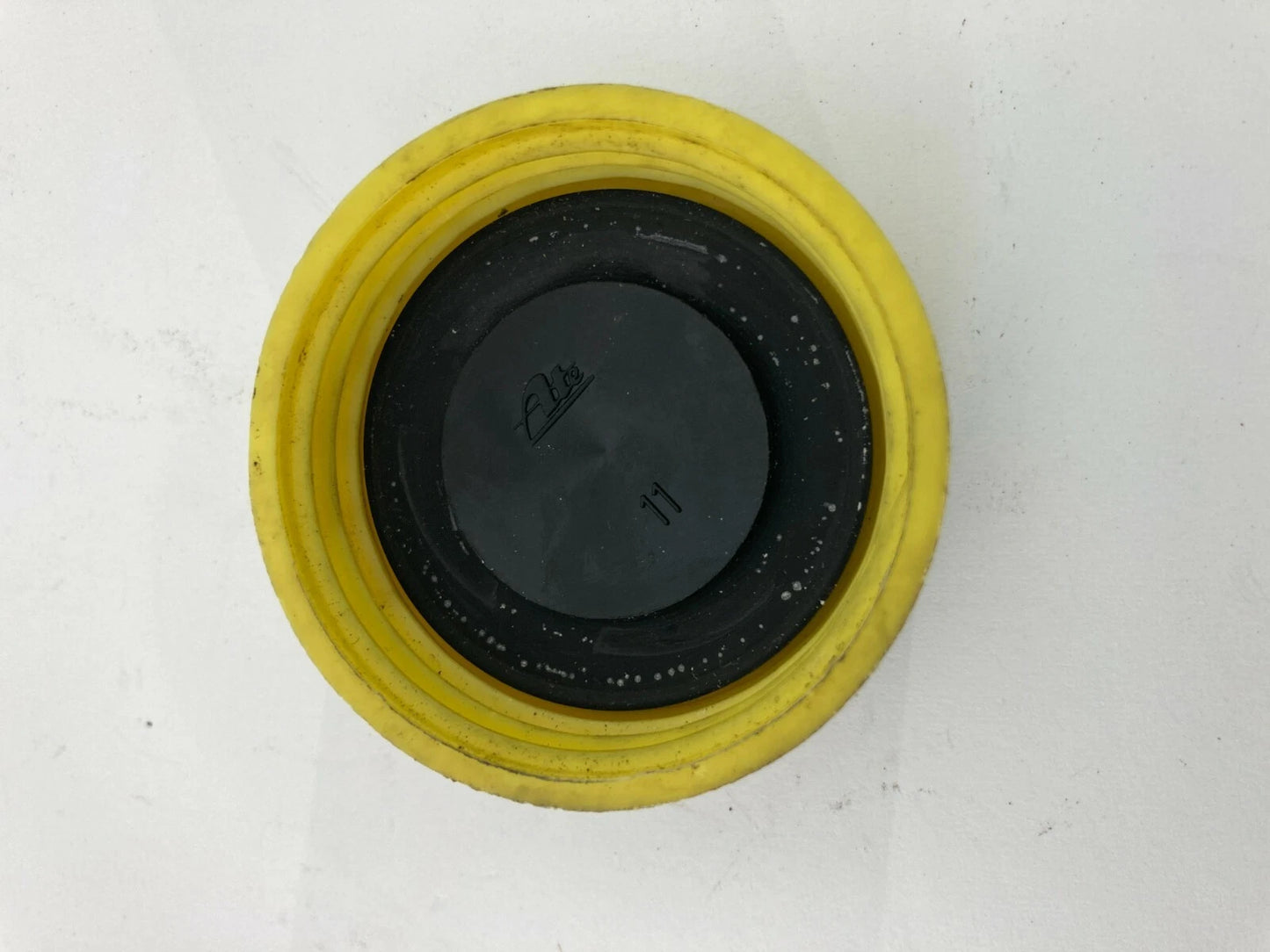 2001 01 AUDI A6 SEDAN BRAKE FLUID EXPANSION TANK CAP RESERVOIR RECOVERY OEM