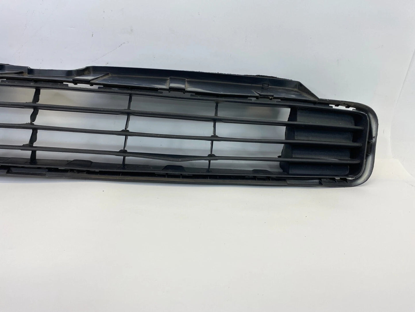 2010 2011 TOYOTA PRIUS FRONT BUMPER RADIATOR LOWER GRILL GRILLE 53112-47040 OEM