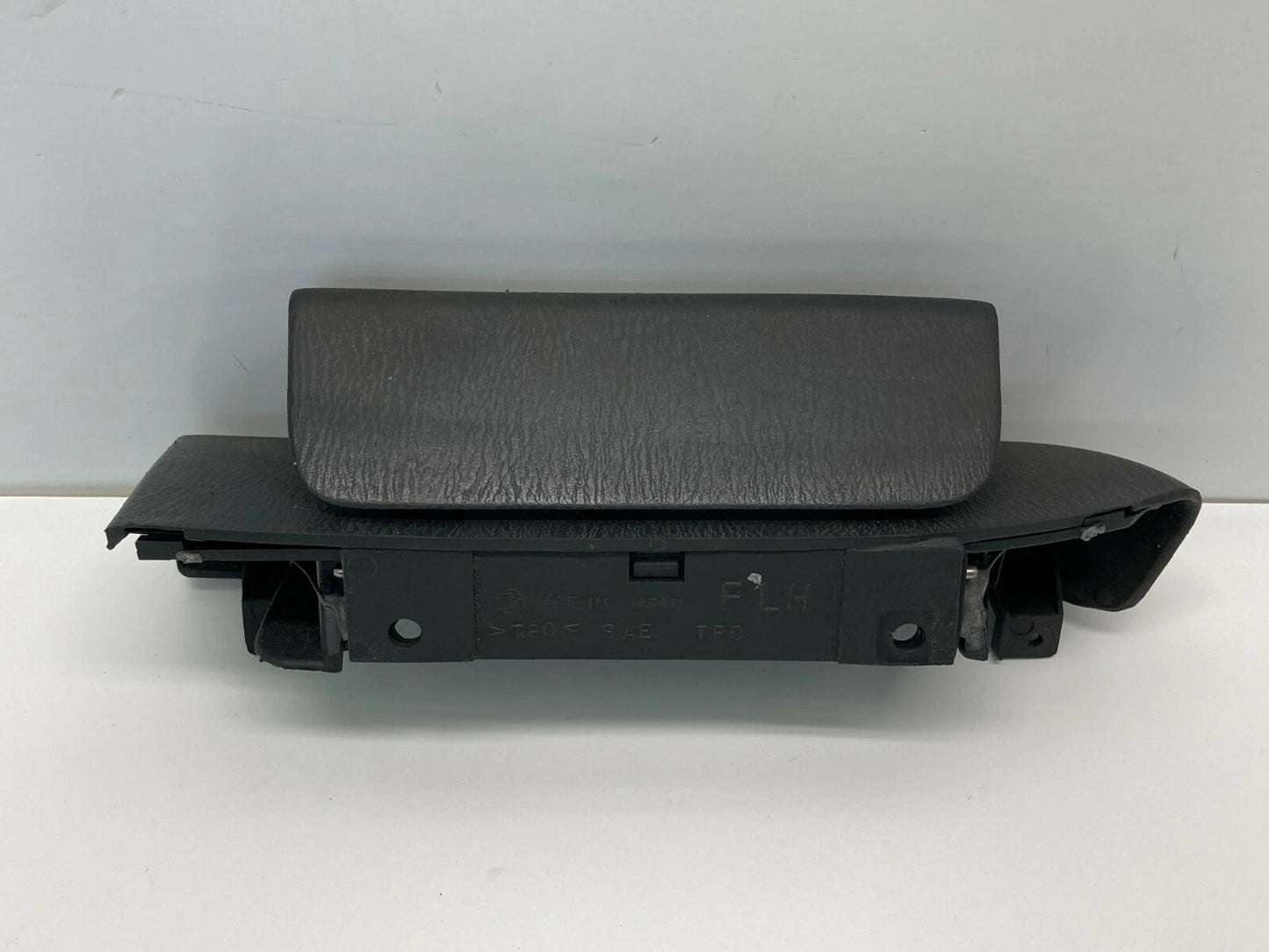 1998-2000 SUBARU FORESTER FRONT LEFT DRIVER SIDE INNER DOOR PANEL ARMREST COVER