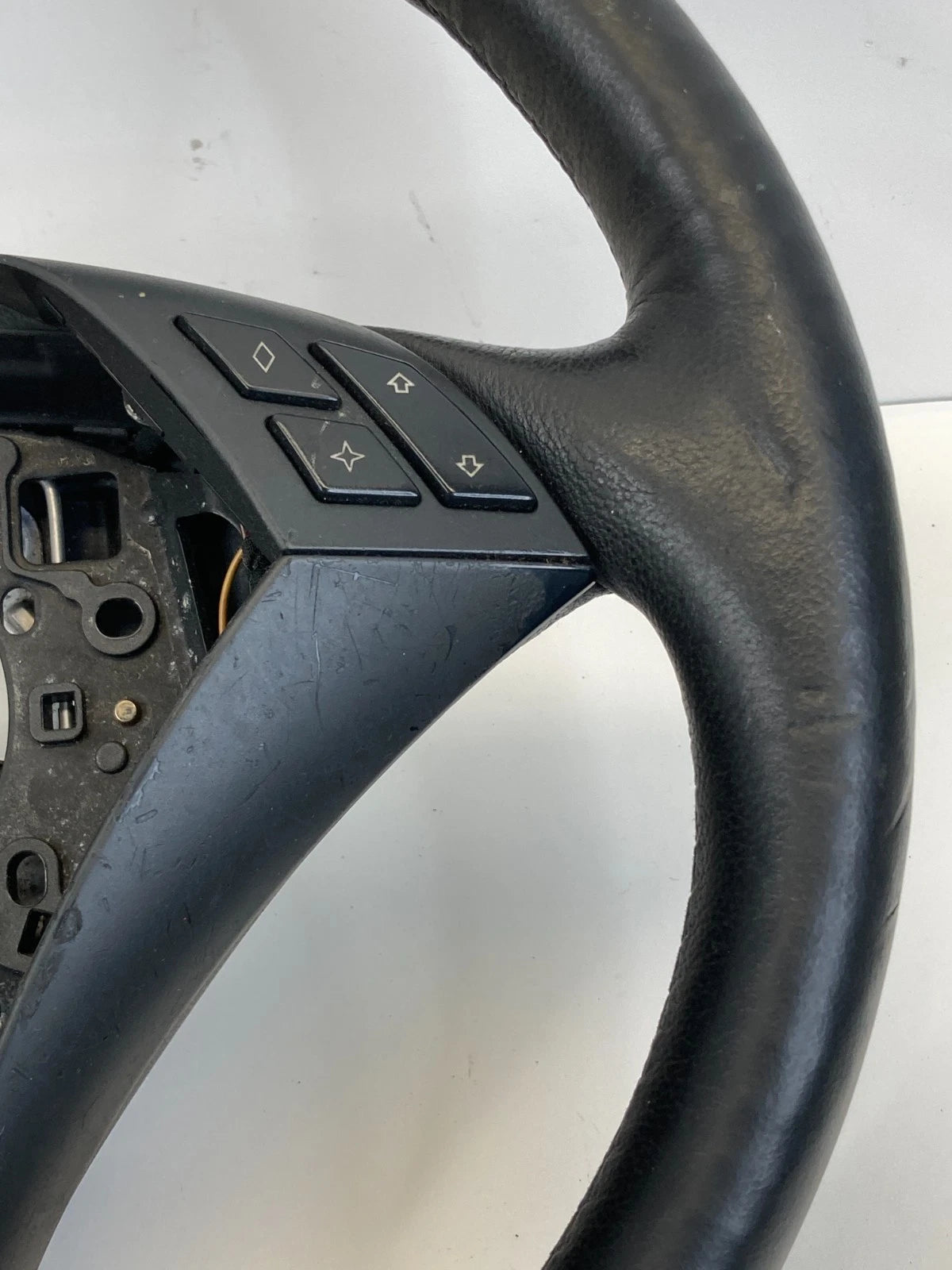 2006-2007 BMW 530XI STEERING WHEEL W/ AUDIO & CRUISE SWITCHES OEM