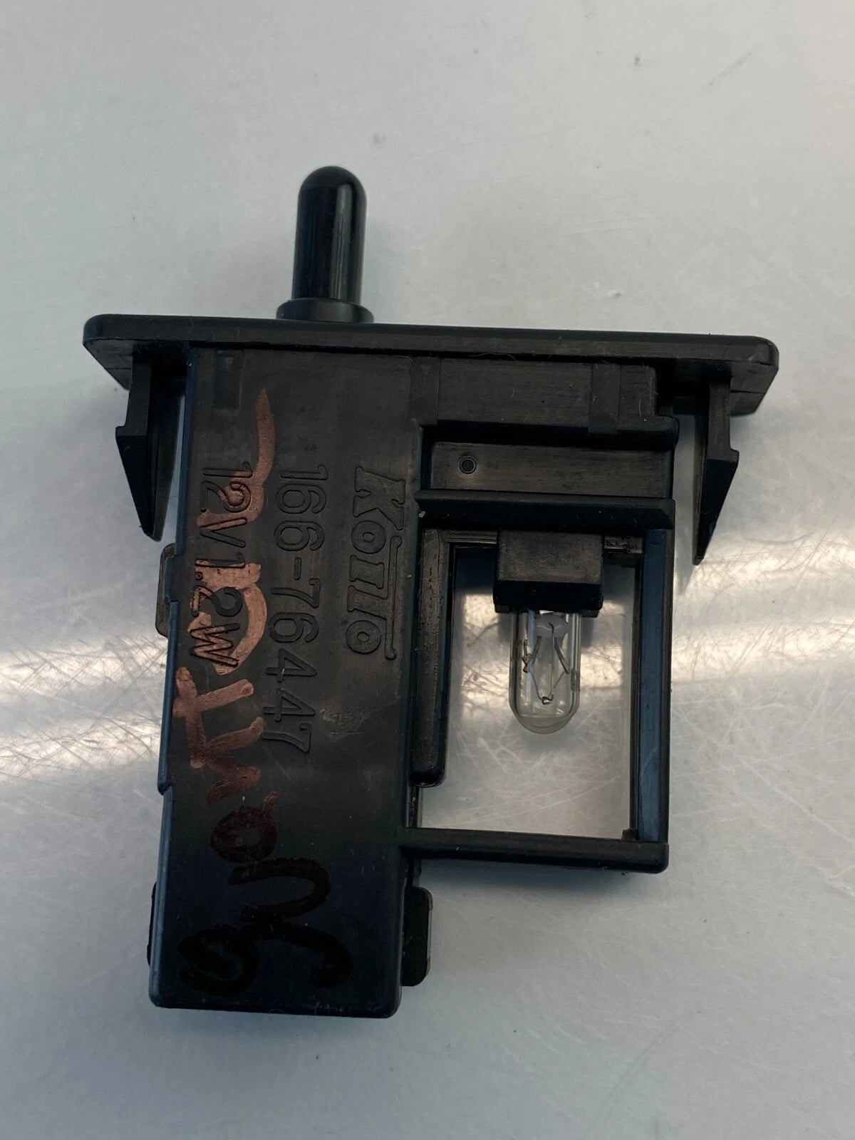 2003 2004 TOYOTA HIGHLANDER GLOVE BOX DOOR LIGHT LAMP BULB SWITCH 81260-33030