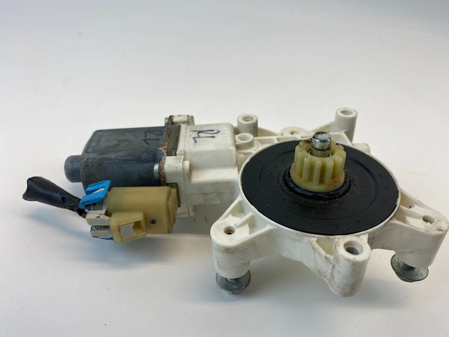 2006-2013 CHEVROLET IMPALA REAR LEFT SIDE DOOR WINDOW MOTOR 0130822260 OEM