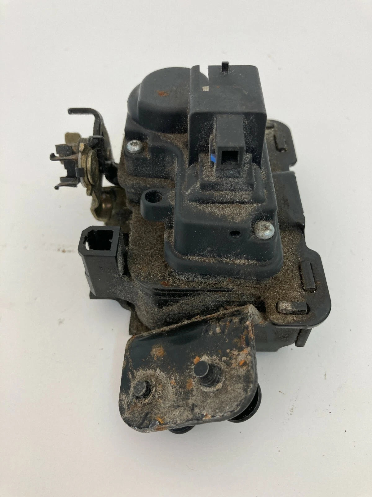 2004 2005 04 05 DODGE DURANGO REAR LIFTGATE TAILGATE LOCK LATCH ACTUATOR OEM
