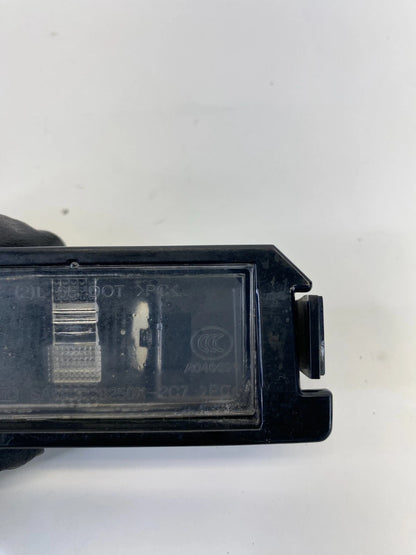 2012-2017 KIA RIO REAR LICENSE PLATE LIGHT LAMP HOUSING ASSEMBLY 9250X-2C7 OEM