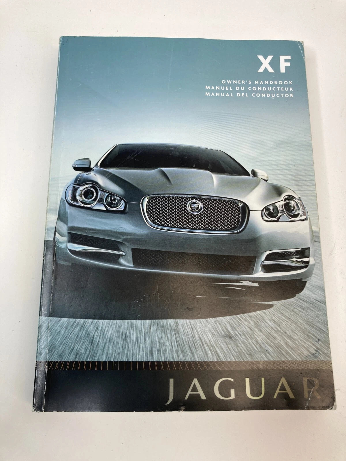 2009 JAGUAR XF OWNERS MANUAL WARRANTY INFORMATION GUIDE SET BOOK W/ CASE OEM