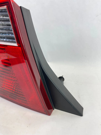2005-2007 FORD FOCUS SEDAN LEFT DRIVER SIDE TAIL LIGHT LAMP ASSEMBLY OEM