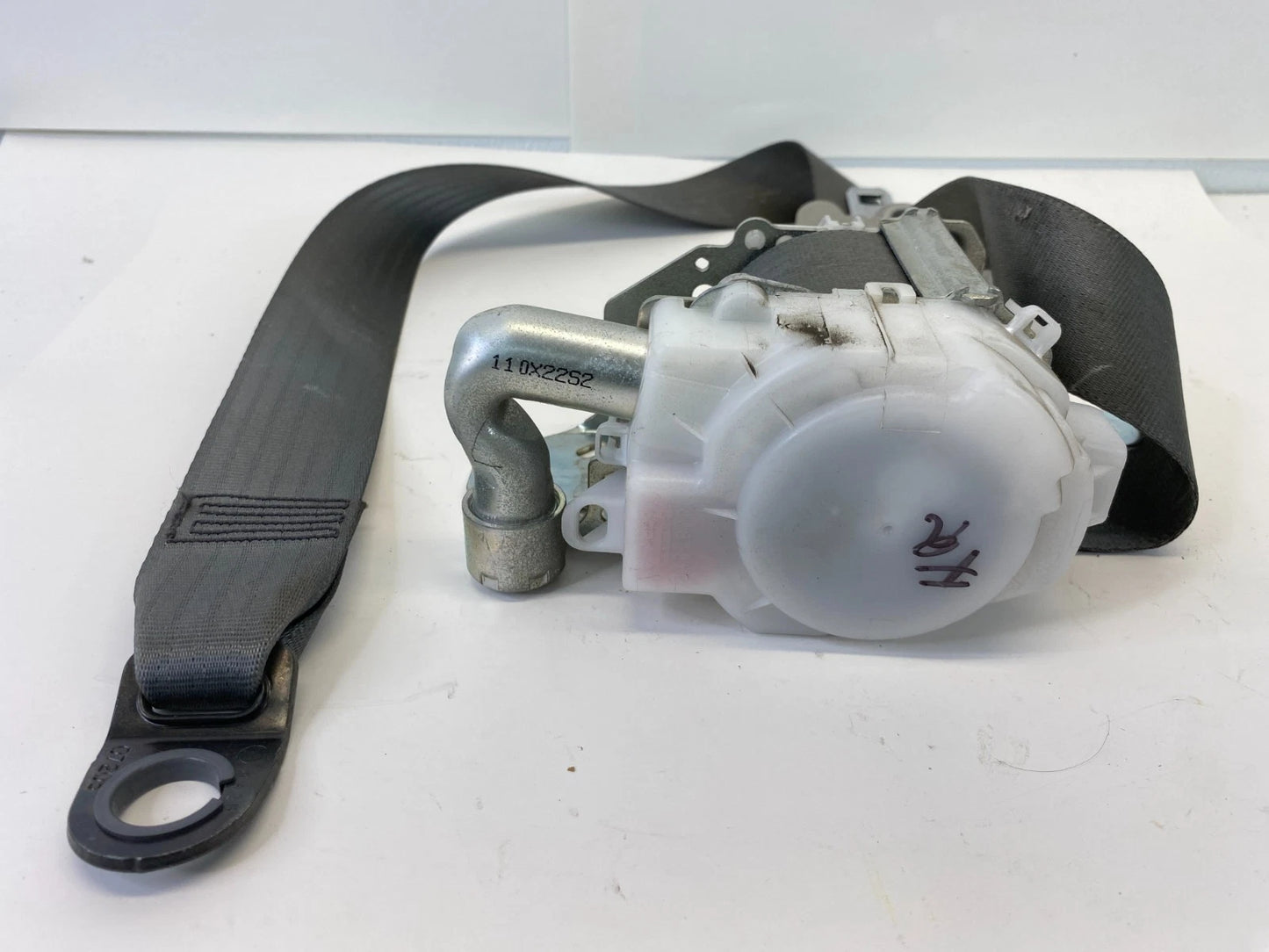 10-15 TOYOTA PRIUS FRONT RIGHT PASSENGER SEAT BELT RETRACTOR GRAY 7S8560-P OEM