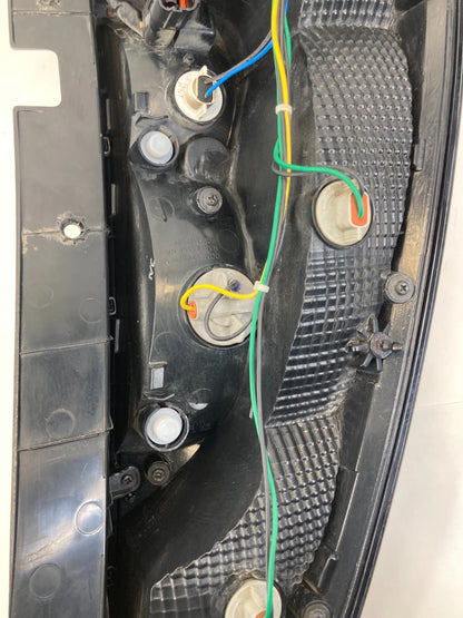 2014-2019 Kia Soul Rear Right Passenger Side Tail Light Taillight Lamp 92402B2