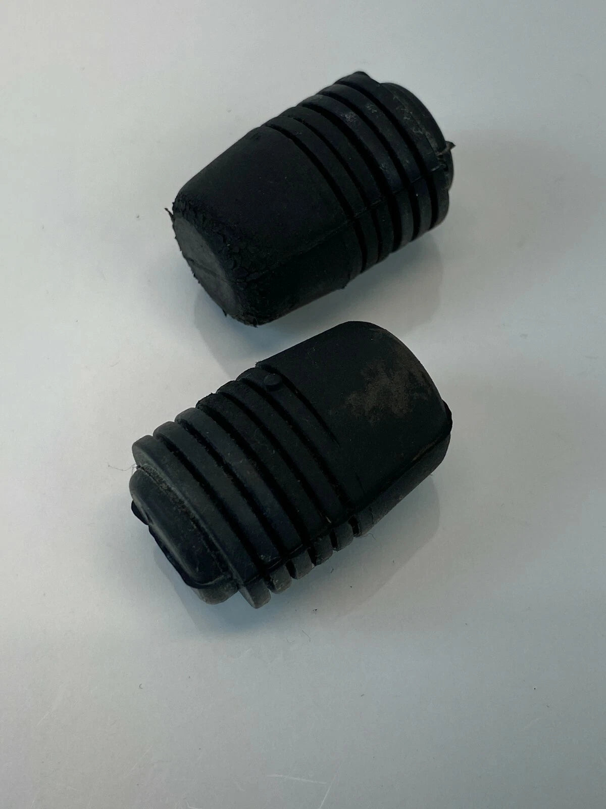 2000-2004 FORD FOCUS REAR TRUNK ADJUSTER BUMPER CUSHION RUBBER ABSORBER OEM