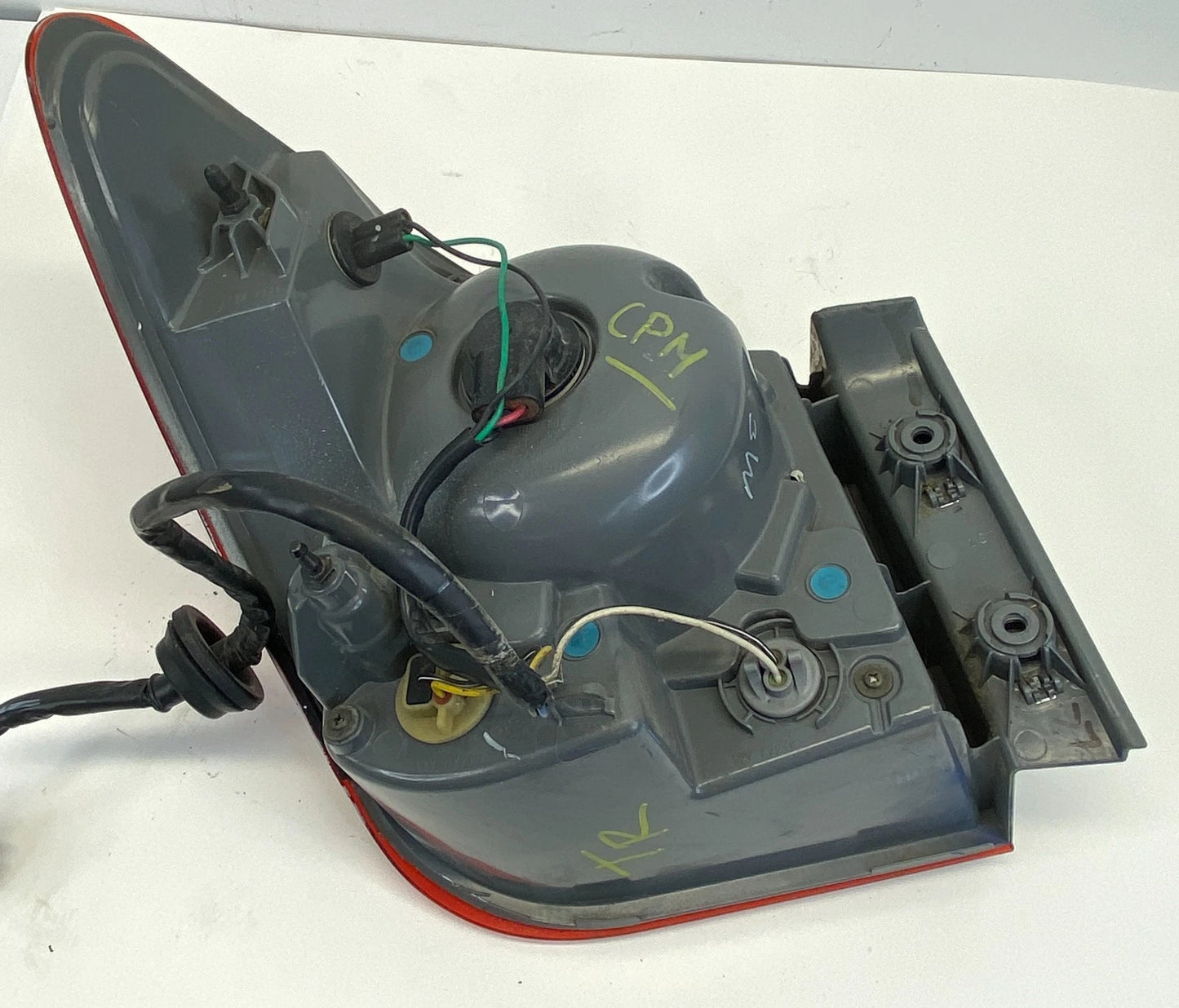 2011-2016 CHEVROLET CRUZE RIGHT PASSENGER OUTER TAIL LIGHT TAILLIGHT LAMP ASSY