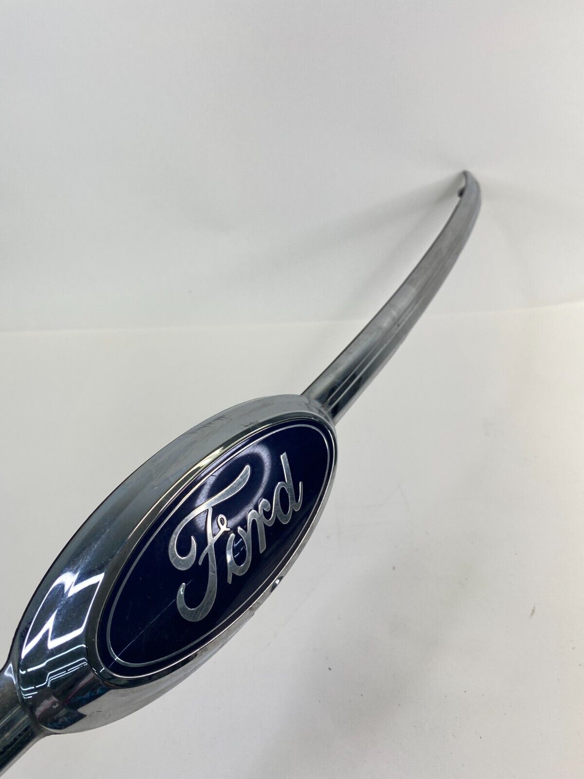 2013-2019 Ford Taurus Rear Center Trunk Chrome Molding Emblem Trim DG13-54425A22