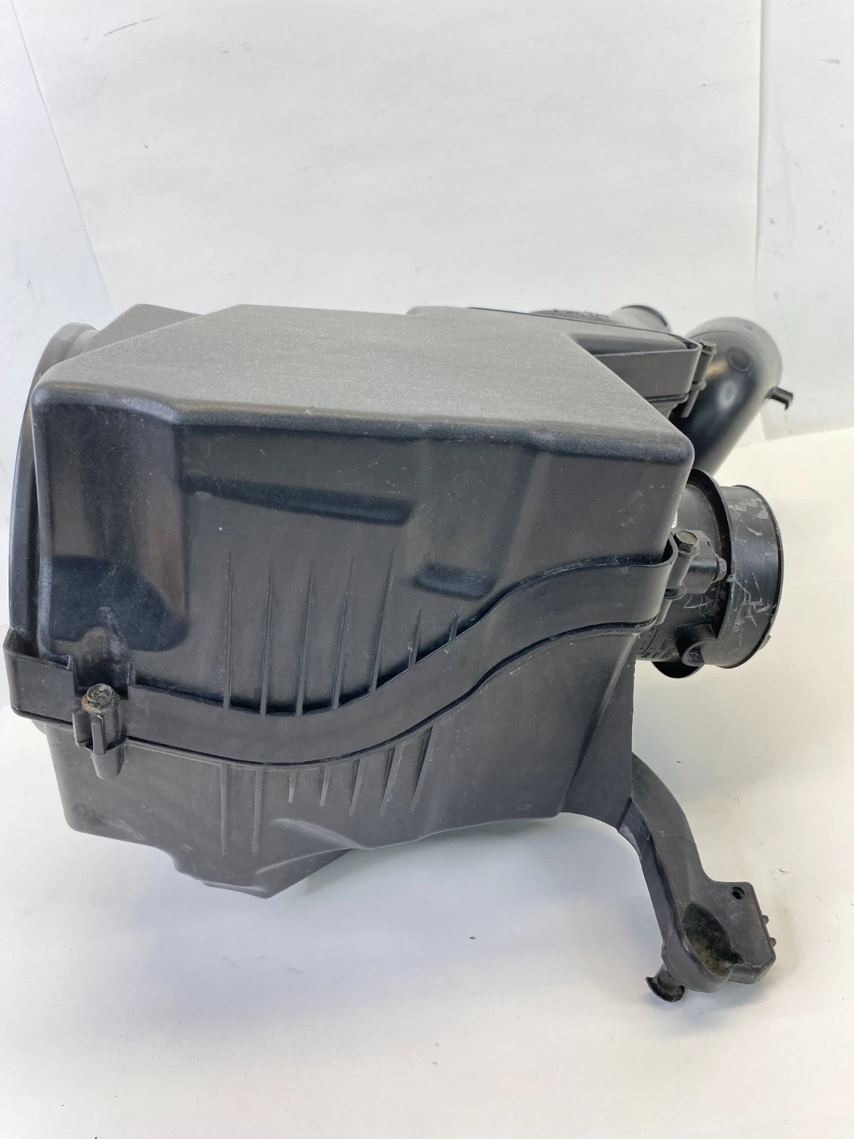 2012-2018 FORD FOCUS 2.0L L4 A/T AIR INTAKE CLEANER FILTER BOX ASSY BV6Z-9600