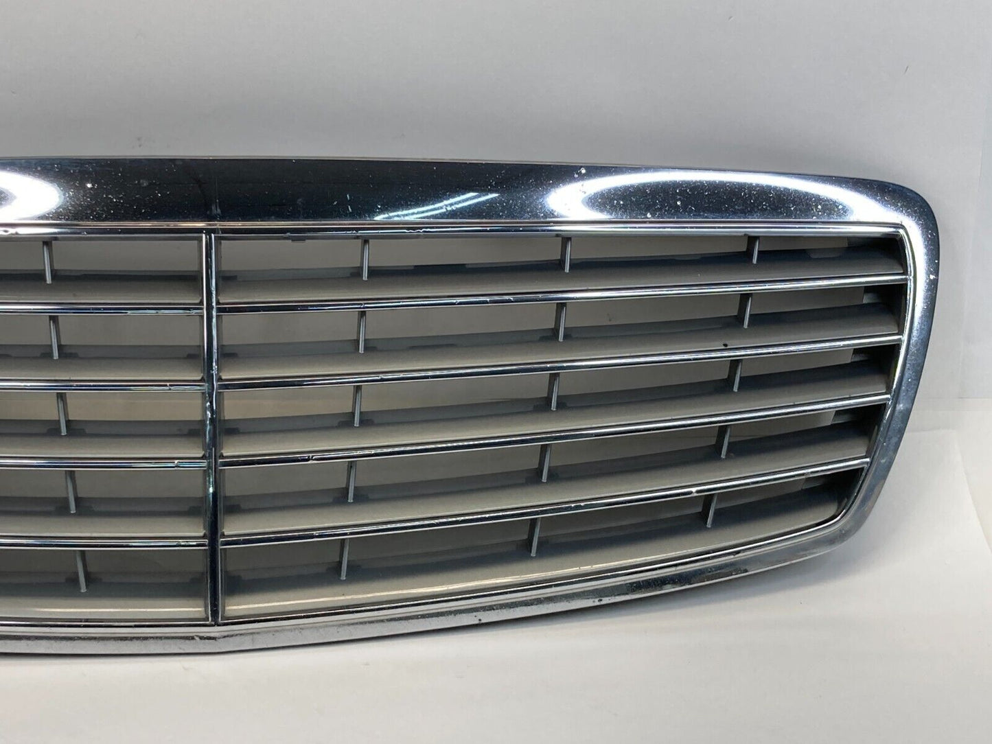 2003-2006 Mercedes-Benz E500 Front Radiator Upper Grill Grille Chrome 2118800383