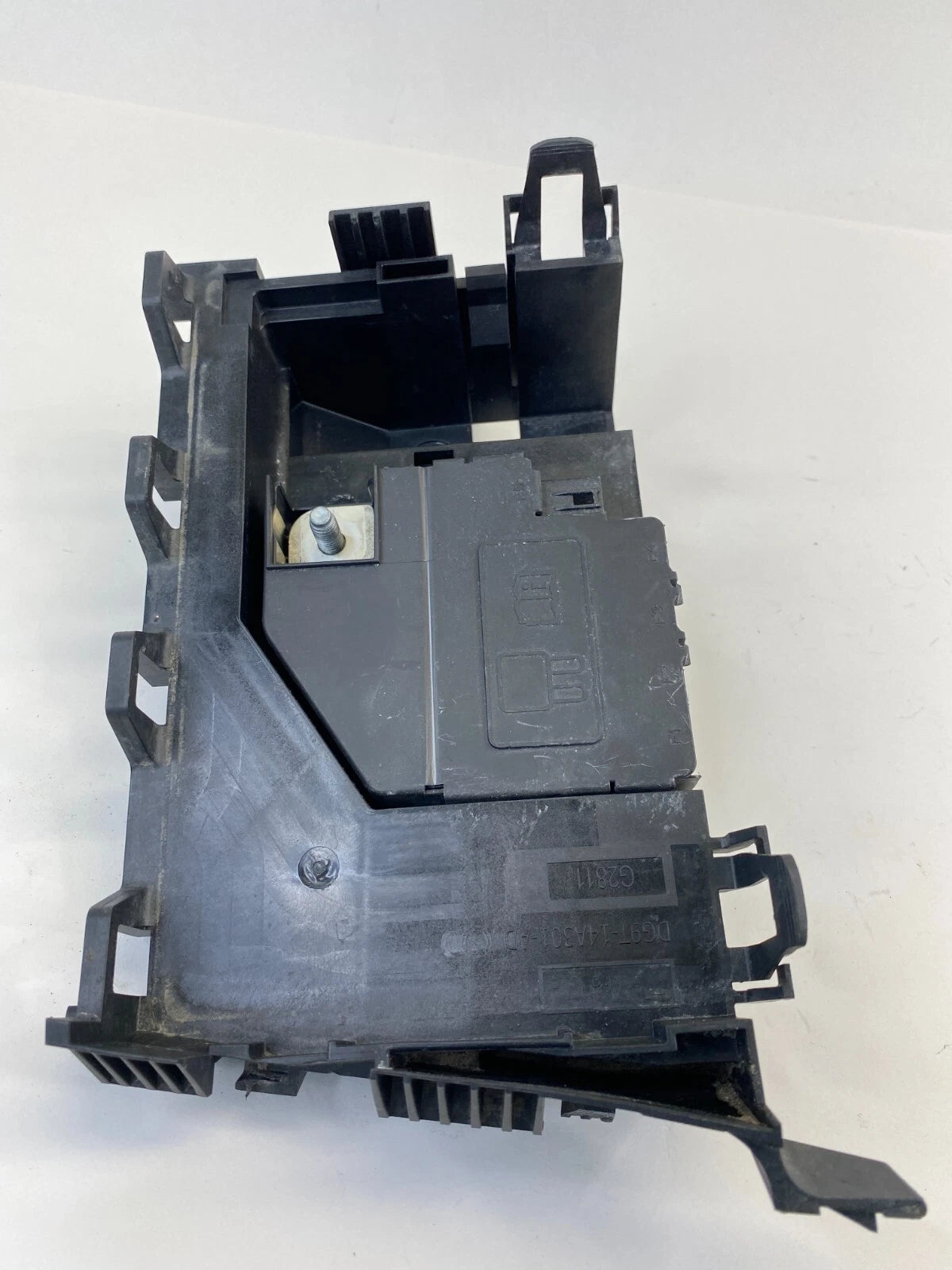 2013-2016 FORD FUSION SEDAN 2.5L ENGINE FUSE BOX MOUNT BRACKET DG9T-14A301AD OEM