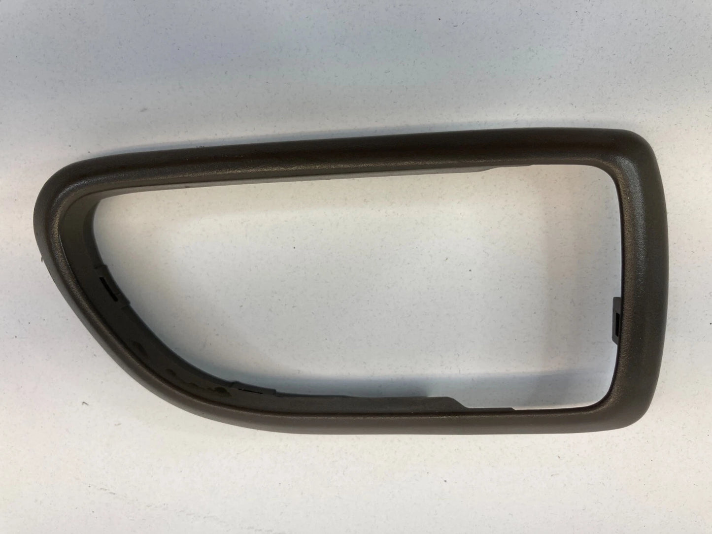2000-2004 SUBARU OUTBACK FR RH INSIDE DOOR HANDLE BEZEL TRIM COVER PANEL OEM