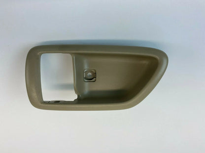 2000 2001 2002 2003 2004 TOYOTA AVALON FRONT LEFT INNER DOOR HANDLE BEZEL TRIM