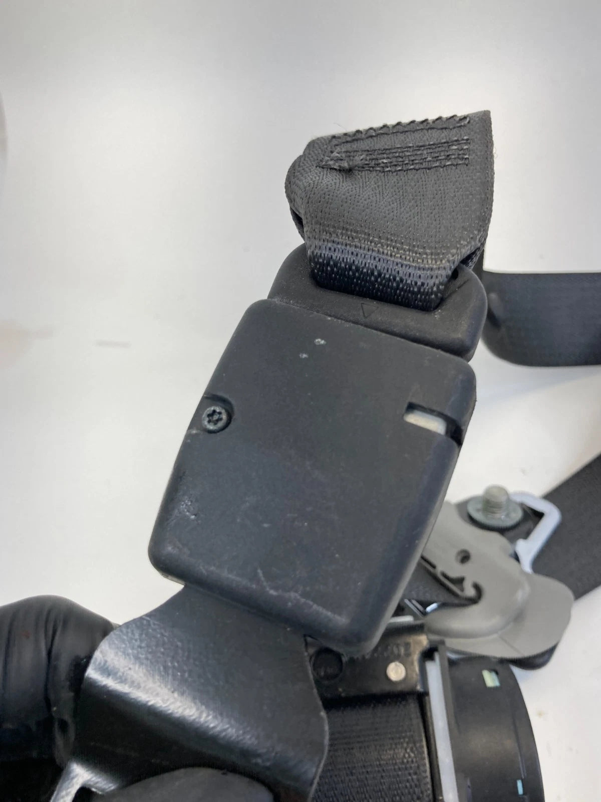 2005-2011 CADILLAC STS FRONT RIGHT PASSENGER SEAT BELT RETRACTOR ASSEMBLY OEM