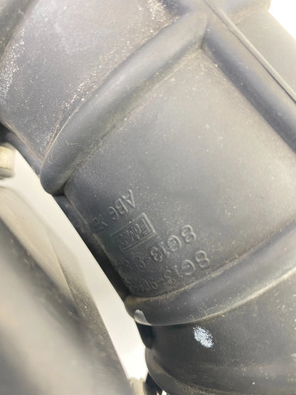 2009-2012 FORD FLEX AIR INTAKE CLEANER RESONATOR HOSE DUCT TUBE VP8G1U-9F764-AC