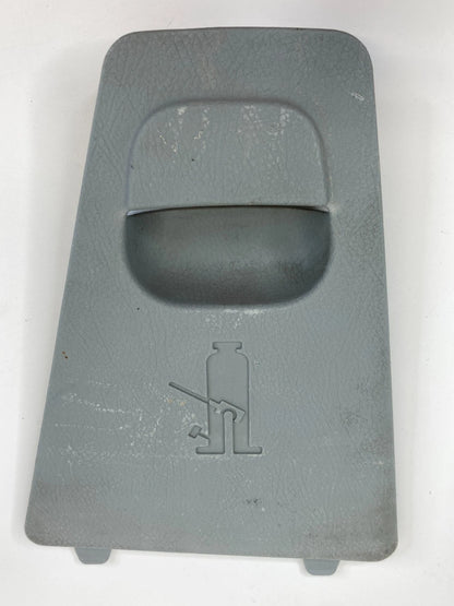 09 10 11 KIA BORREGO REAR SPARE TIRE JACK STORAGE ACCESS COVER DOOR LID TRIM OEM