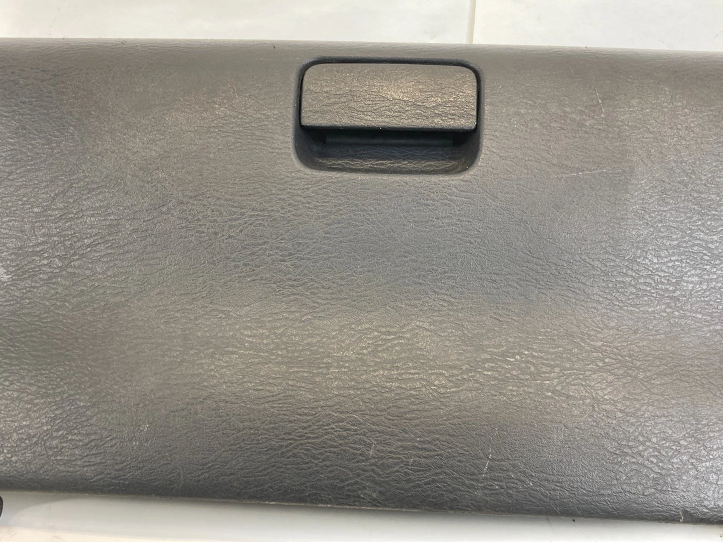 2002-2005 DODGE RAM 1500 DASH GLOVE BOX STORAGE COMPARTMENT 1000281DX9AA OEM