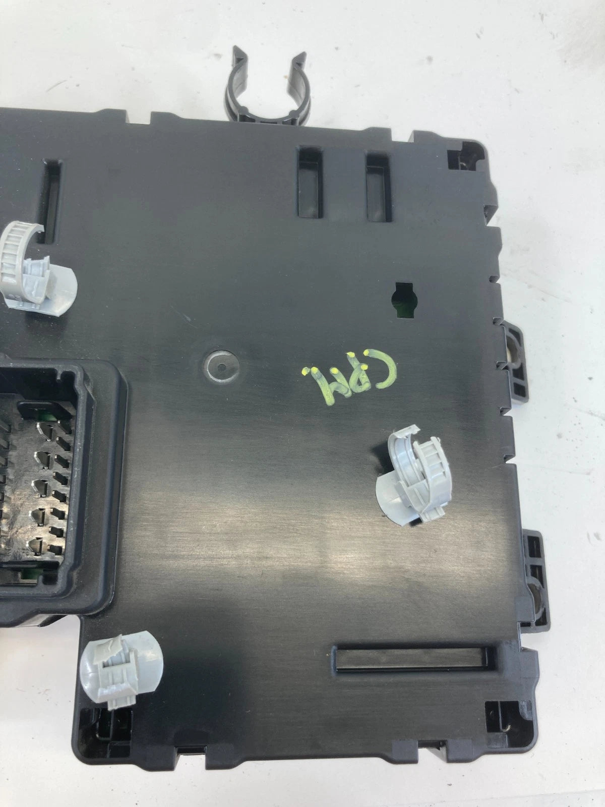 2006-2014 KIA SEDONA DASH FUSE BOX RELAY JUNCTION BLOCK MODULE 91954-4D101 OEM