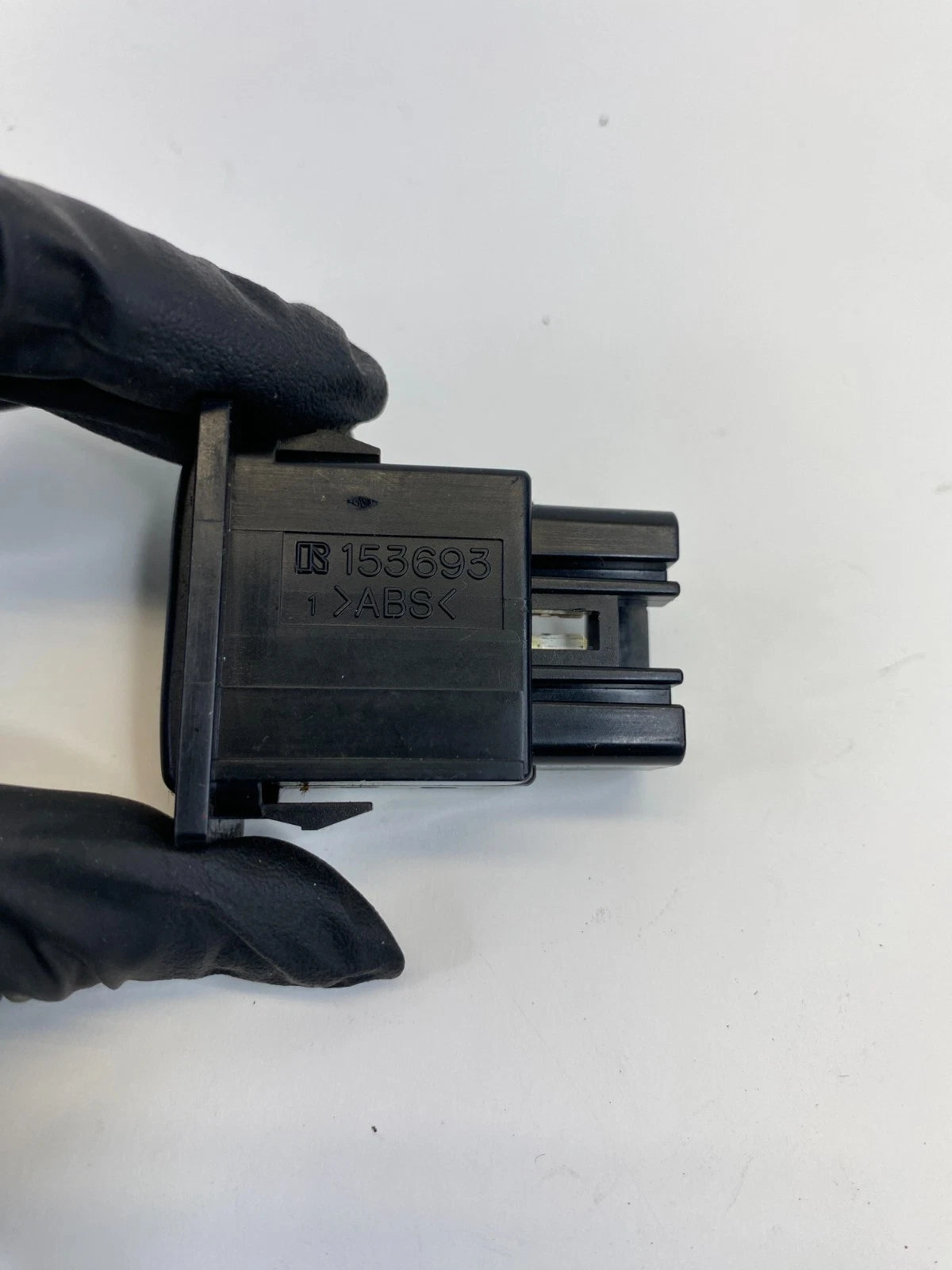 03 04 05 06 07 08 Pontiac Vibe Trunk Release Opener Switch Button 153693 OEM