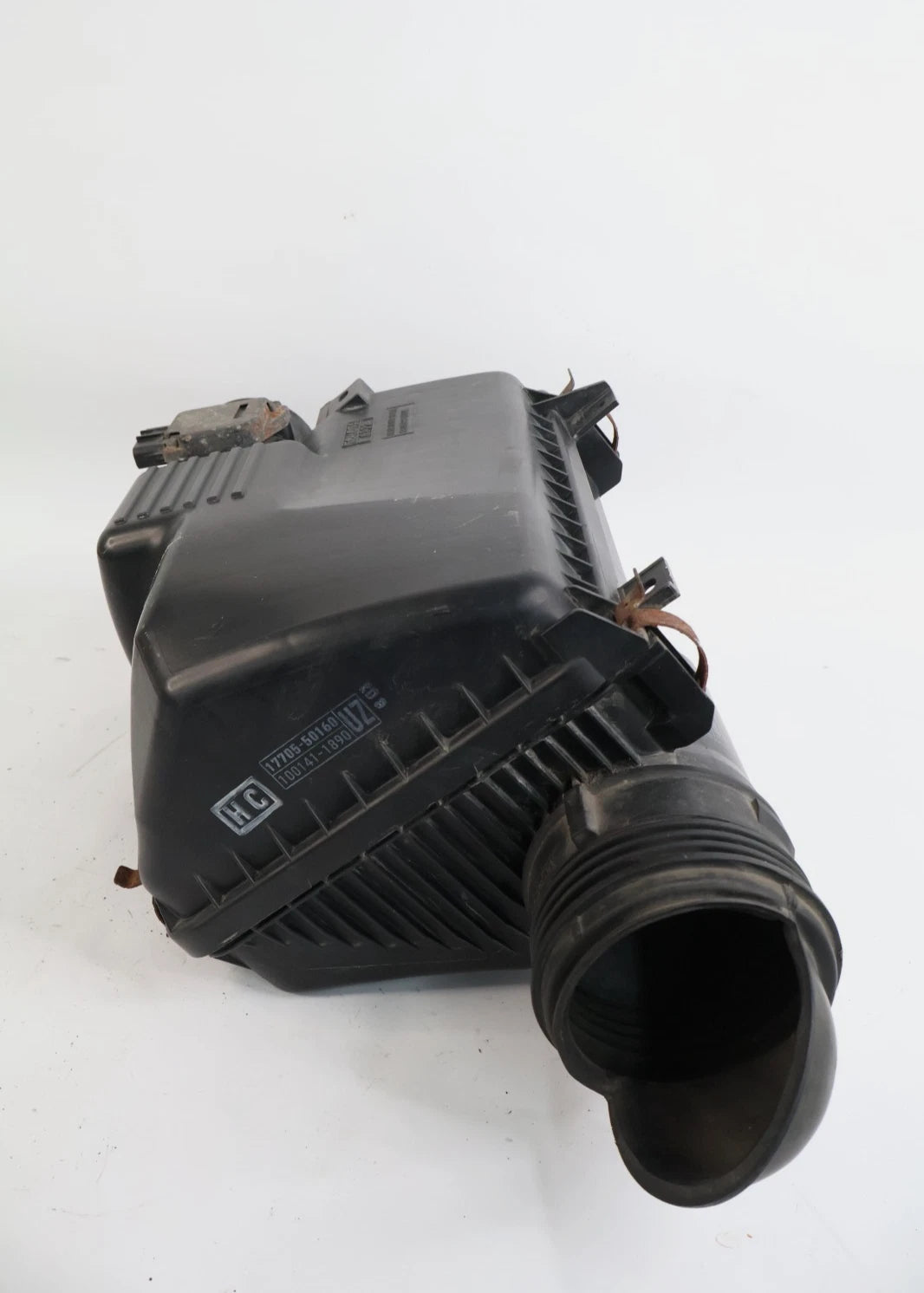 2003-2005 4RUNNER AIR FILTER BOX HOUSING UPPER AND LOWER OEM 17705-50160
