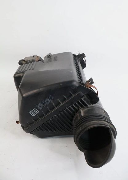 2003-2005 4RUNNER AIR FILTER BOX HOUSING UPPER AND LOWER OEM 17705-50160