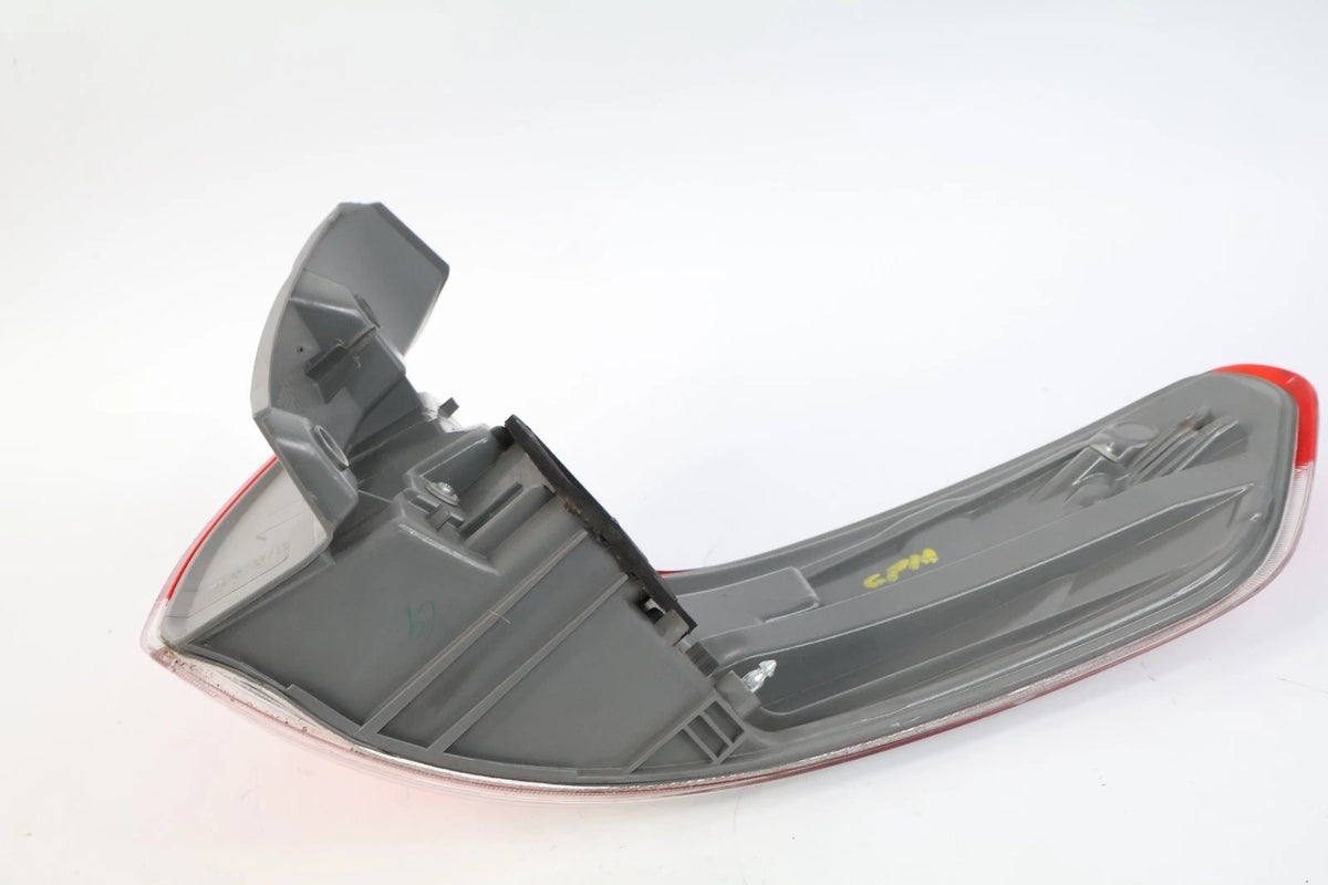 2011-2014 TOYOTA SIENNA REAR LEFT DRIVER OUTER LED TAILLIGHT TAILLAMP OEM
