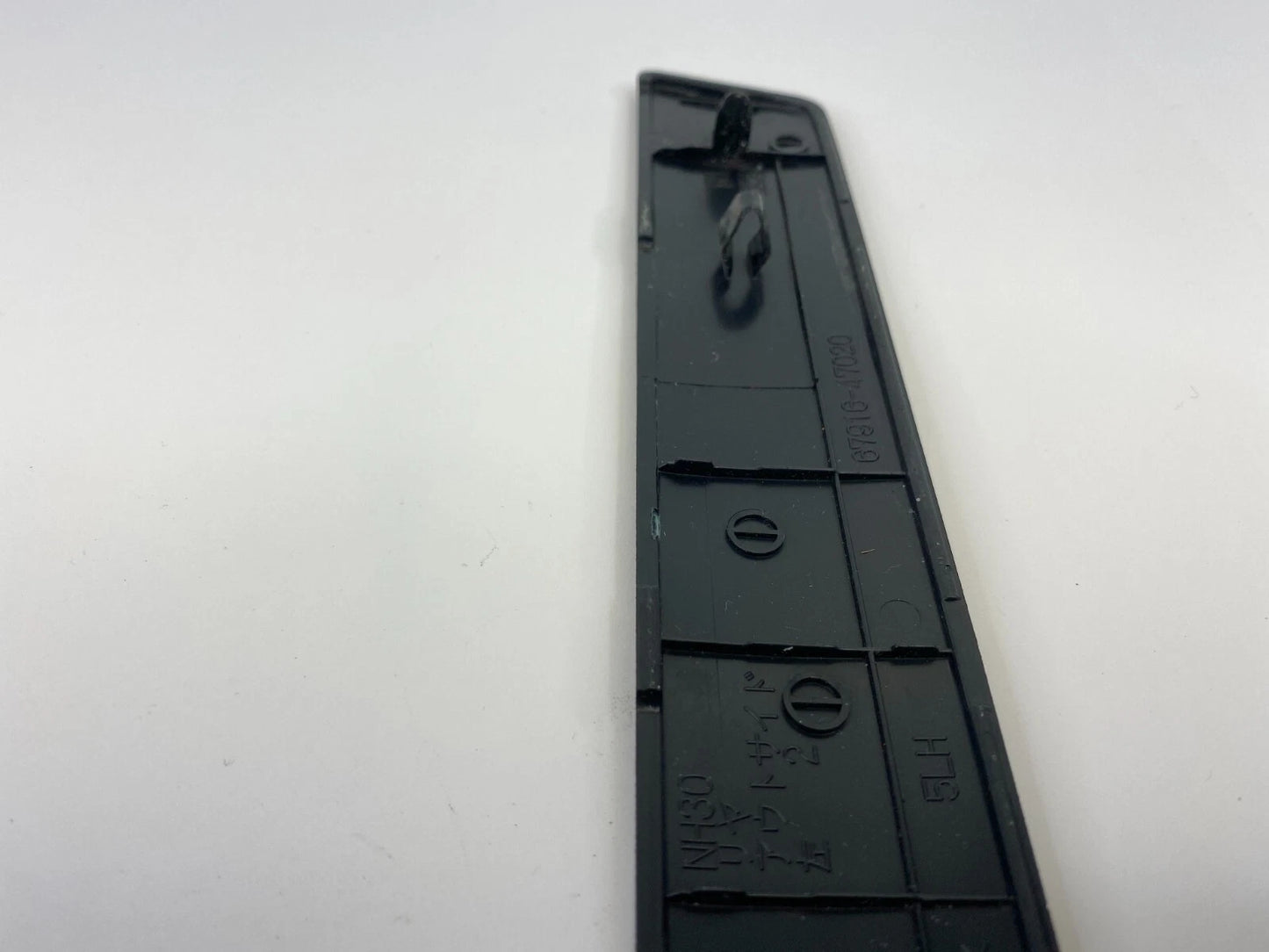 10-15 TOYOTA PRIUS REAR LEFT SIDE DOOR SCUFF PLATE STEP TRIM PANEL 67916-47020