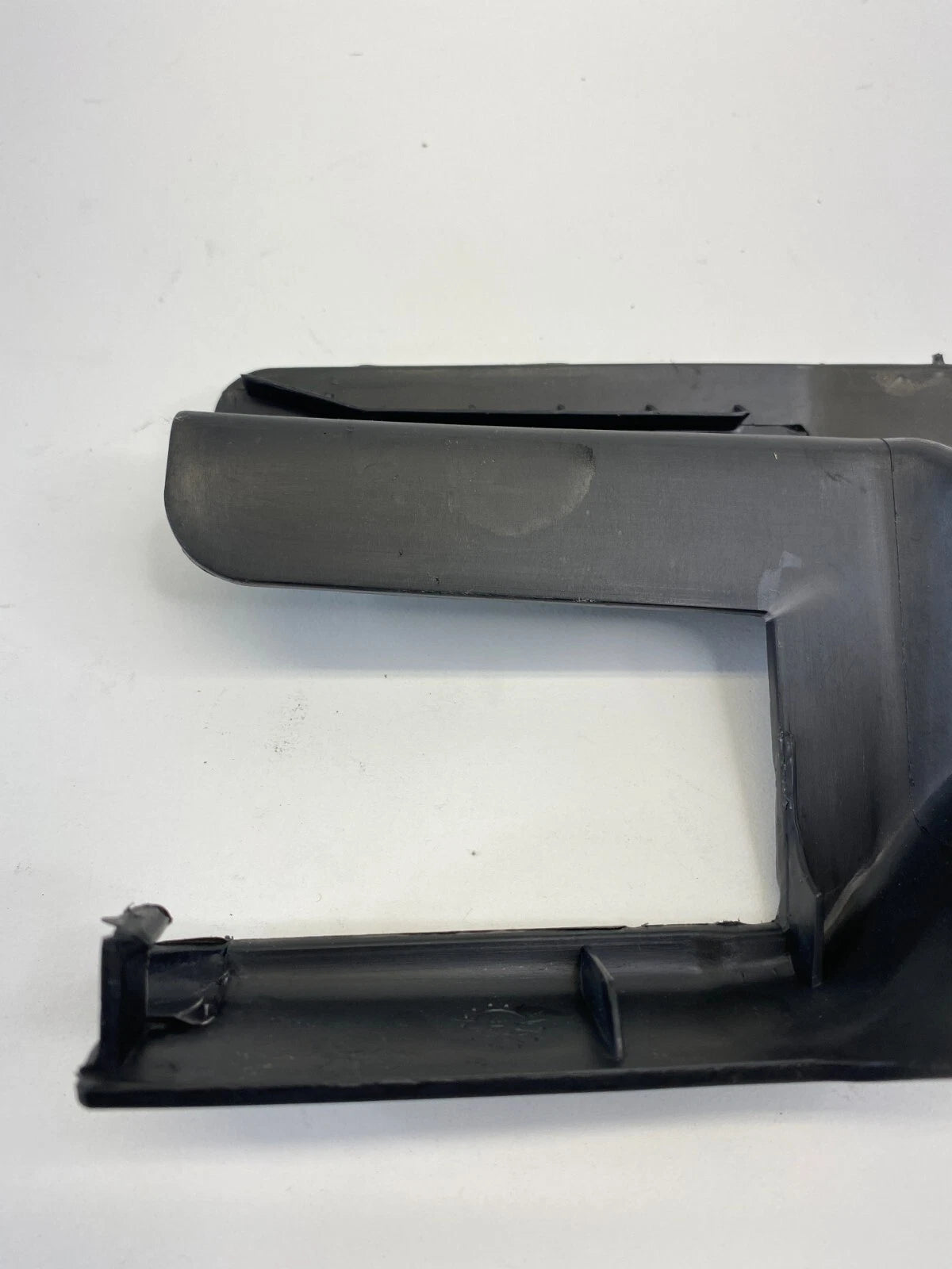 06-12 FORD FUSION REAR RIGHT SEAT FORWARD OUTER FOOT COVER BEZEL 6E53-54130A02