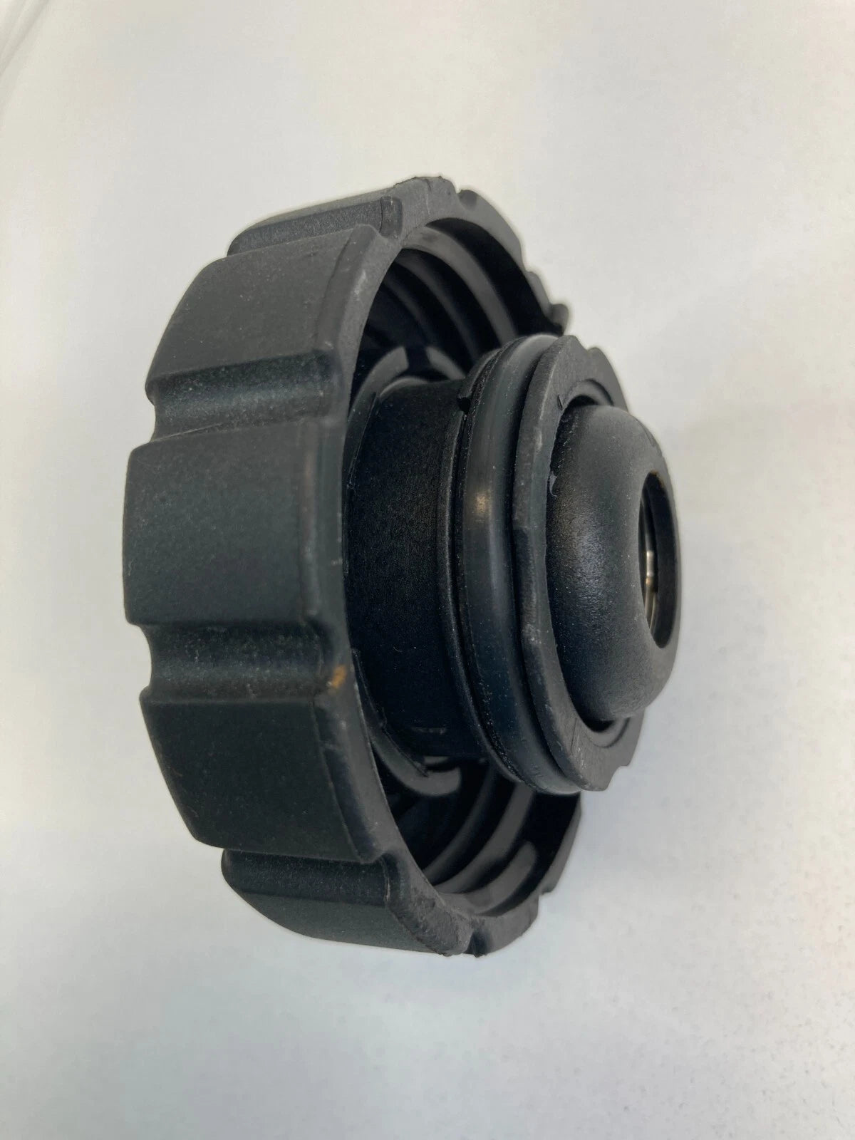 2003-2009 MERCEDES-BENZ E320 RADIATOR COOLANT EXPANSION RESEVOIR CAP COVER OEM