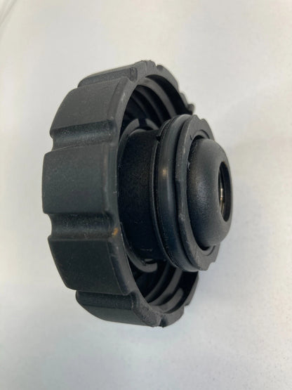 2003-2009 MERCEDES-BENZ E320 RADIATOR COOLANT EXPANSION RESEVOIR CAP COVER OEM