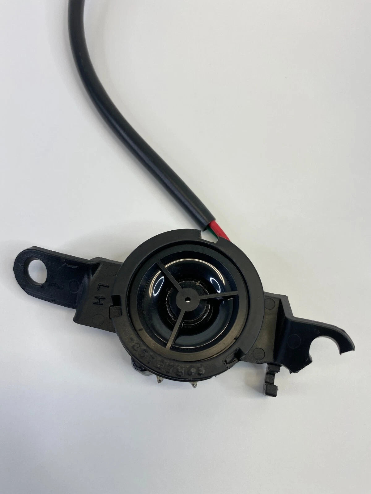2000-2005 CADILLAC DEVILLE SEDAN WINDSHIELD A PILLAR TWEETER SPEAKER 25701145