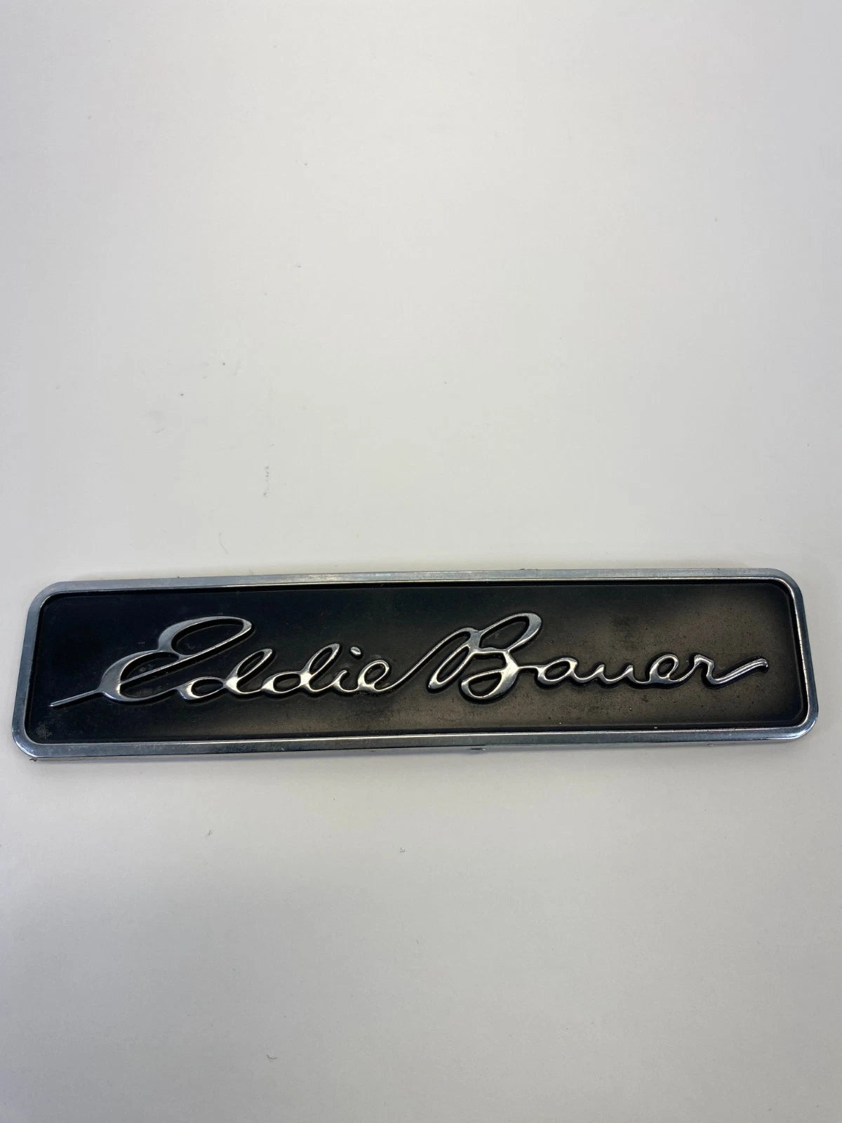 2002-2005 FORD EXPLORER REAR TRUNK LIFTGATE EMBLEM LOGO BADGE SYMBOL NAMEPLATE