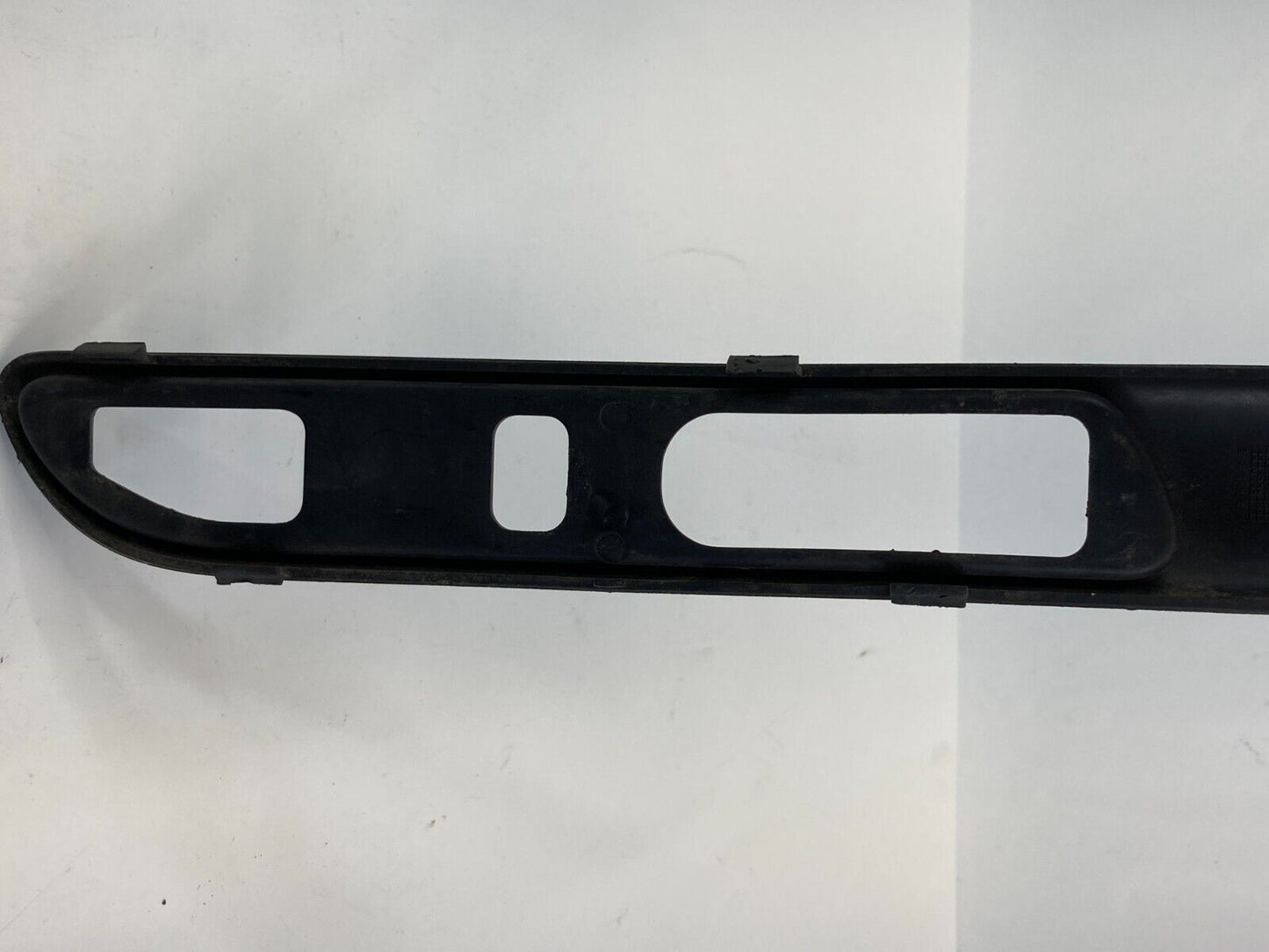 03 04 05 06 07 Saab 9-3 93 Front Left Lower Bumper Cover Trim Molding 12787999