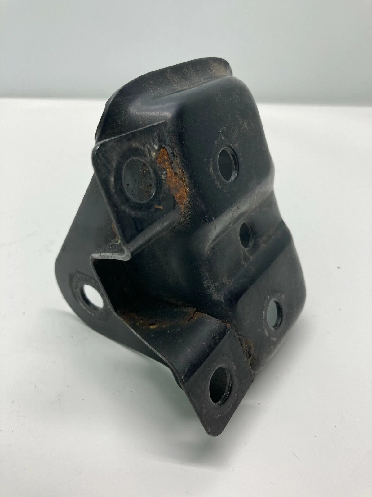 2001 2002 2003 2004 KIA RIO AT AUTO TRANSMISSION BRACKET MOUNT SUPPORT OEM