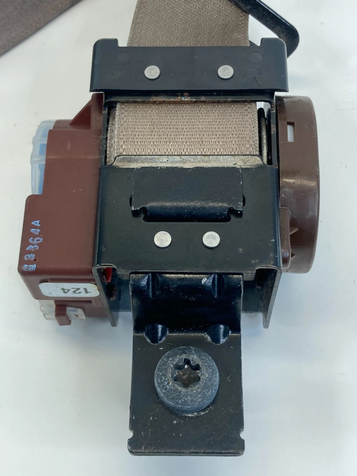 2002 2003 2004 2005 Ford Explorer Front Right Side Seat Belt Retractor OEM