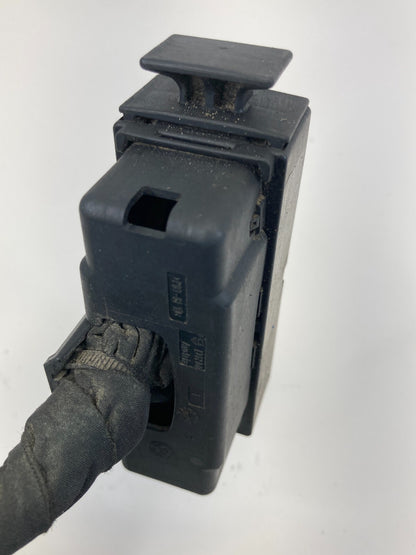 2011-2014 Volkswagen Touareg A/T 4WD ABS Anti Lock Brake Pump Plug Connector OEM