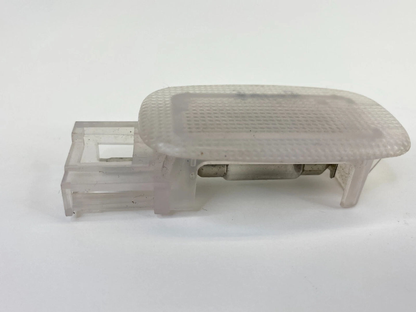 03 04 05 06 MERCEDES-BENZ E500 DASH CARGO COURTESY LIGHT LAMP A211-820-38-01