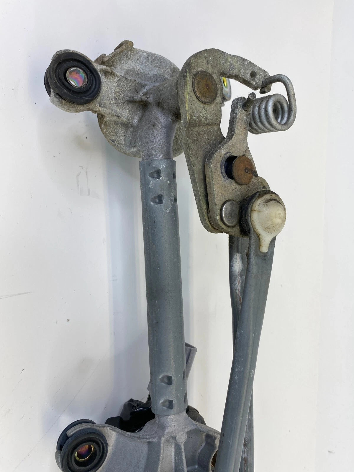 2005-2010 SCION TC FRONT WINDSHIELD WIPER MOTOR TRANSMISSION LINKAGE 8511021080