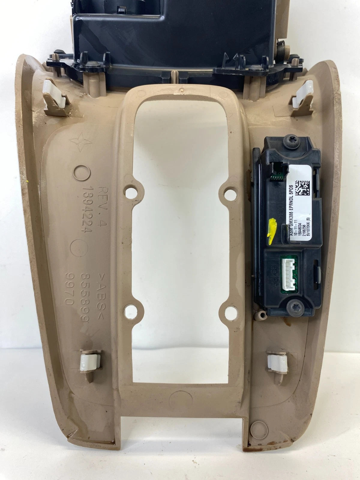 08-12 CHEVY MALIBU AUTO TRANS CENTER CONSOLE SHIFTER BEZEL W/ ASHTRAY 20997063