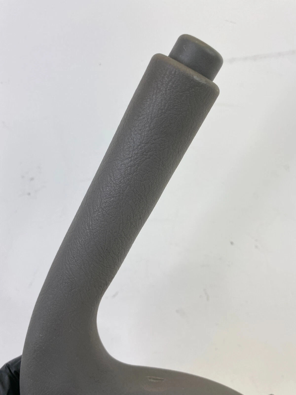 2006-2009 HYUNDAI TUCSON EMERGENCY PARKING BRAKE HANDLE LEVER ASSY GRAY OEM