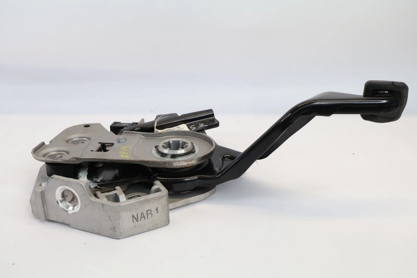 2016-2019 CHEVROLET CRUZE EMERGENCY PARKING BRAKE PEDAL LEVER HANDLE 39094338