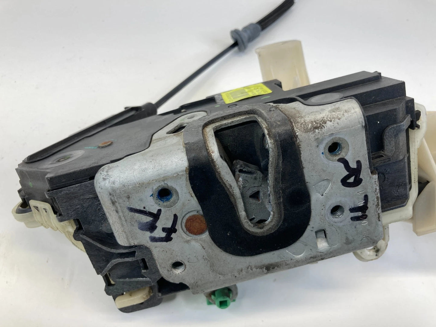 10-19 Ford Taurus 13-19 Police Interceptor Sedan Front Right Door Lock Actuator