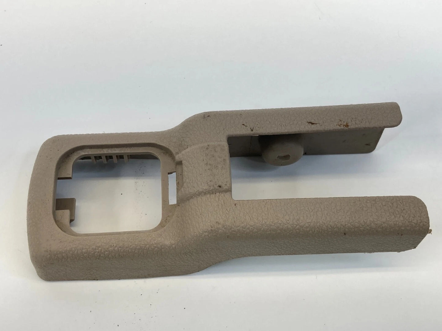 05 06 07 08 09 10 KIA SPORTAGE FRONT LEFT SIDE SEAT TRACK COVER TRIM CAP OEM