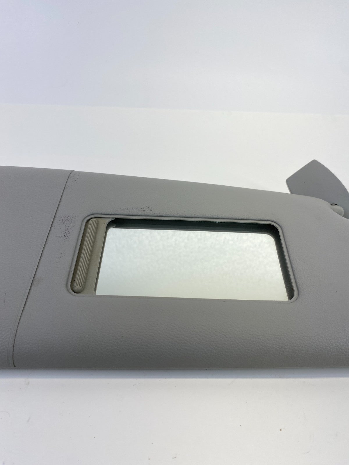 2006 2007 BMW 530xi 525xi Right Passenger Side Sunvisor Sun Visor Shade OEM