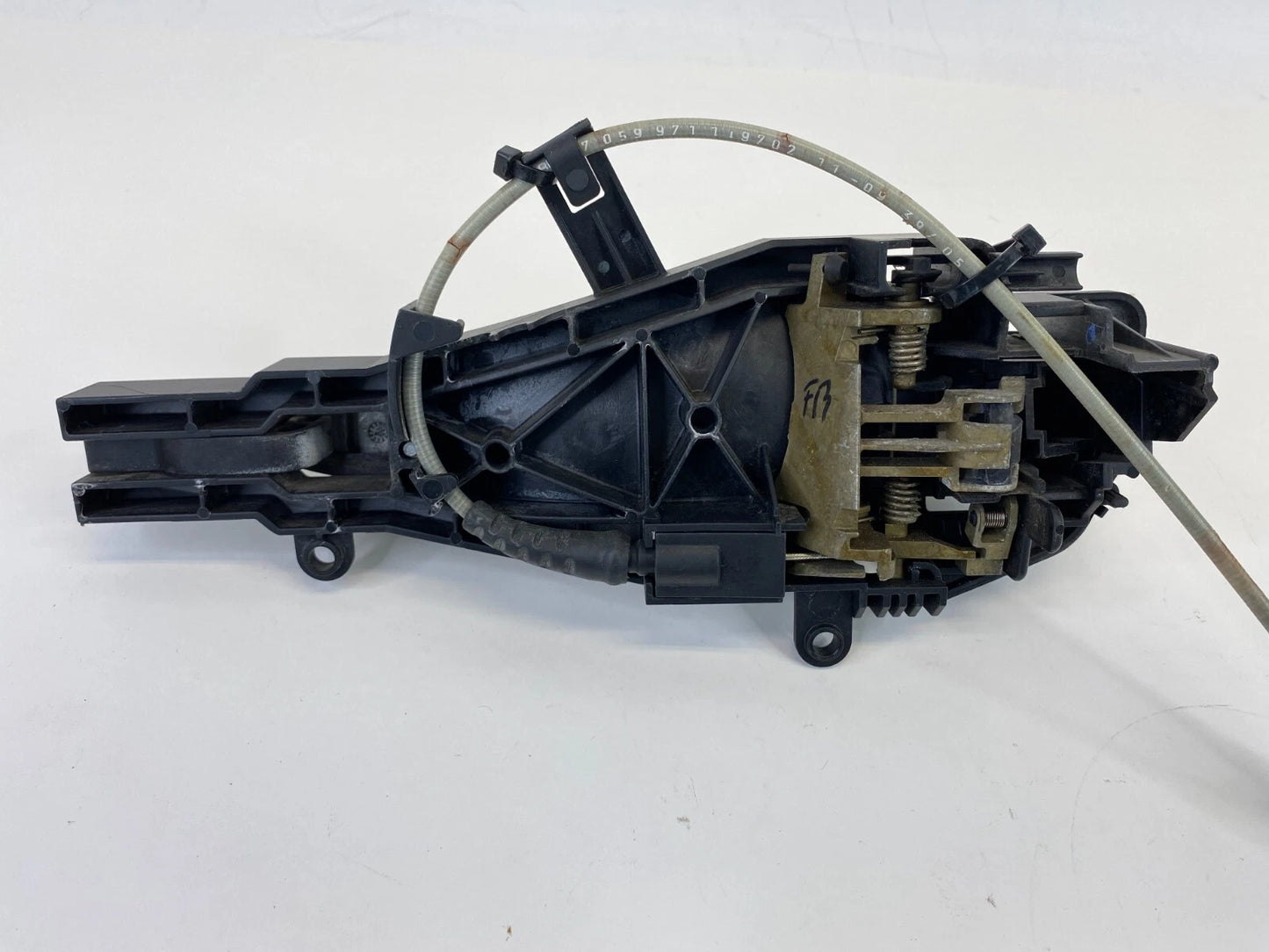 2006 BMW 330I FRONT RIGHT PASSENGER SIDE EXTERIOR OUTER DOOR HANDLE ASSY OEM