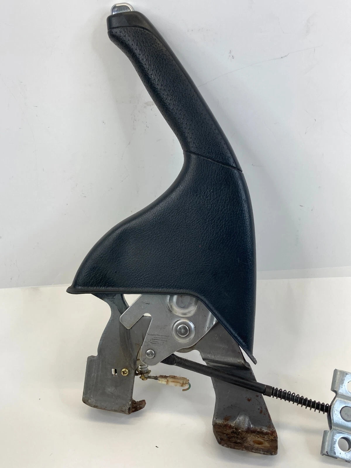 2003-2007 HONDA ACCORD SEDAN 2.4L L4 A/T EMERGENCY PARKING E BRAKE LEVER HANDLE